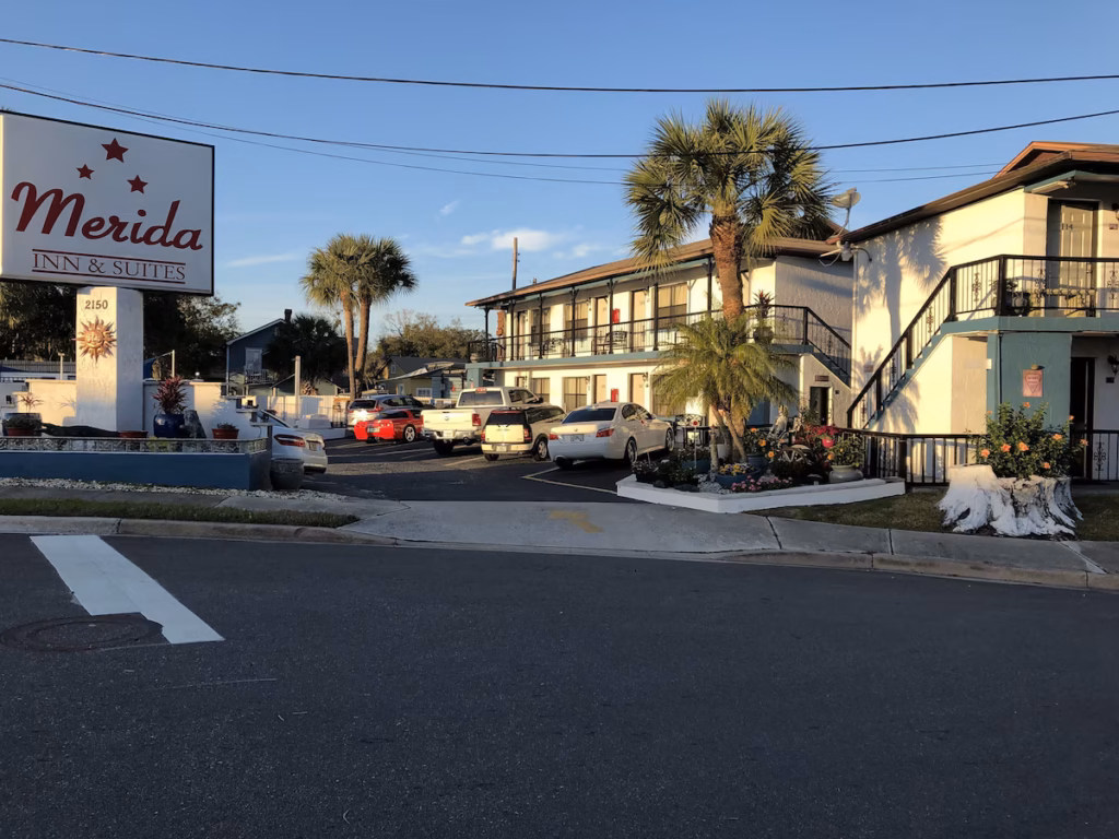 Merida Inn & Suites